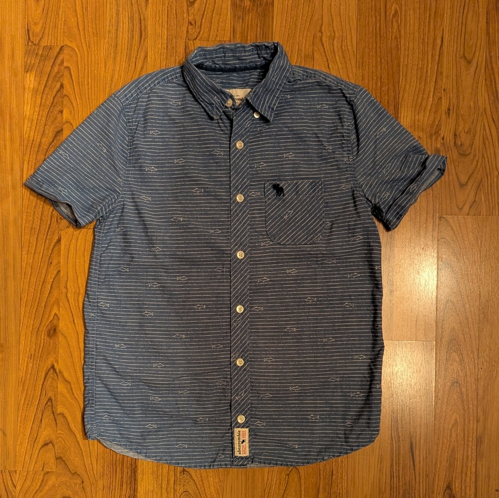 Boys abercrombie kids Button Down Shirt in Blue and White, Size 15/16